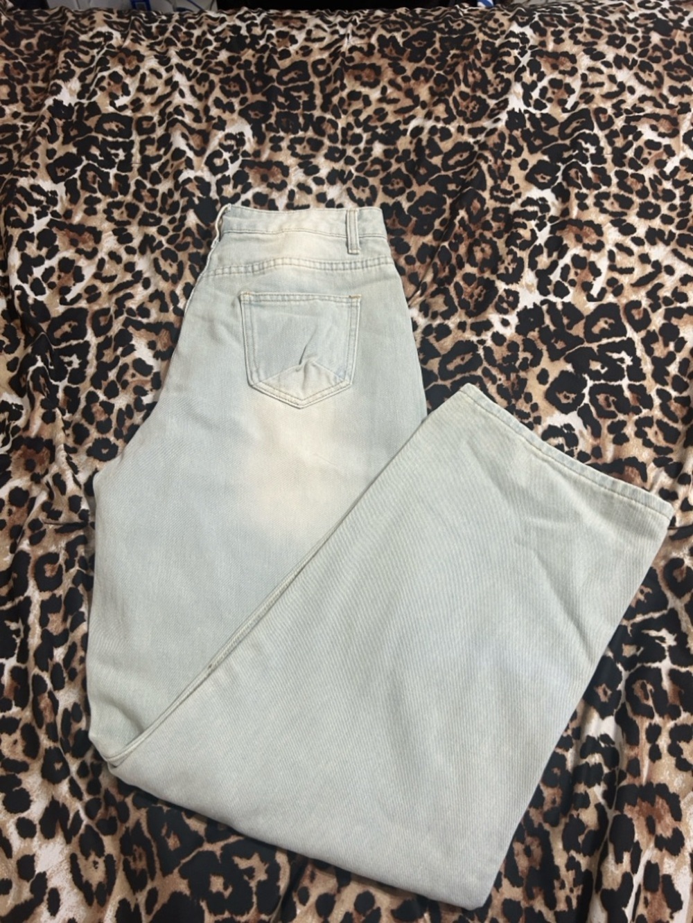 Classic High-Rise Wide-Leg Women's Jeans in Light Sage - Picture 5 of 6